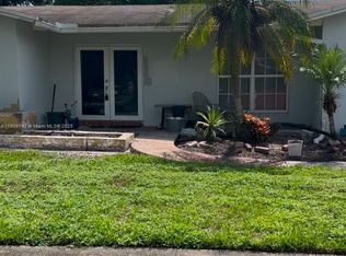 11110 NW 17th Ct, Hollywood, FL 33026
