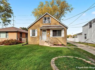722 W Keith Ave, Waukegan, IL 60085