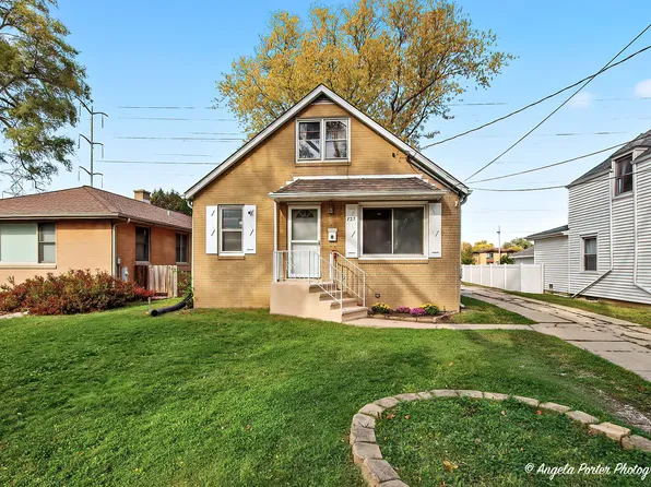 722 W Keith Ave, Waukegan, IL 60085