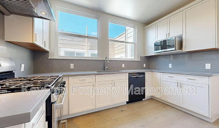 769 18th Ave — Photo 15