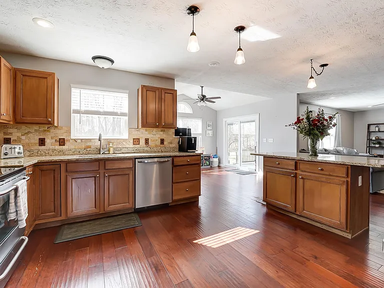 6700 Bartlett Ct — Photo 19
