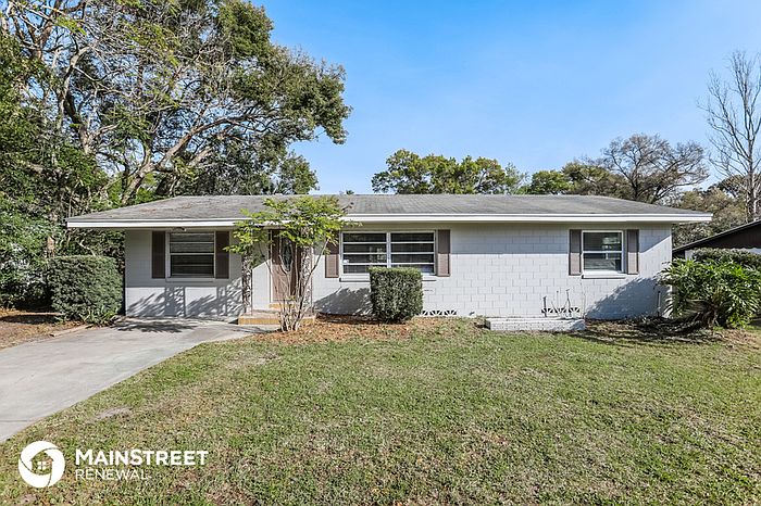 1st image of 723 E Grove Pl