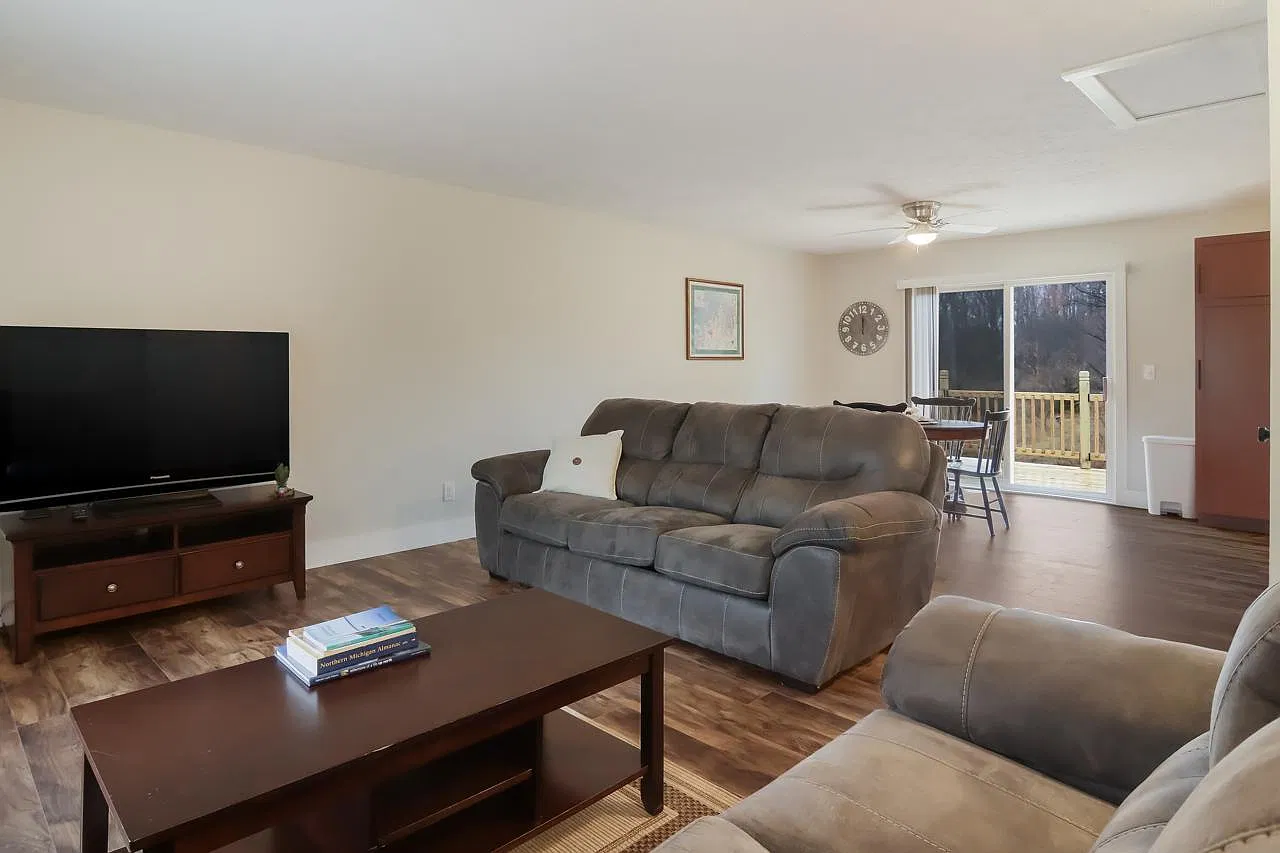 4669 S Skiview Cir — Photo 2