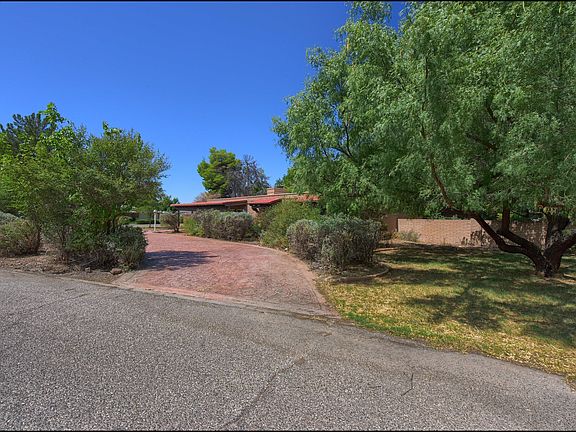 3rd image of 5205 White Oak Dr