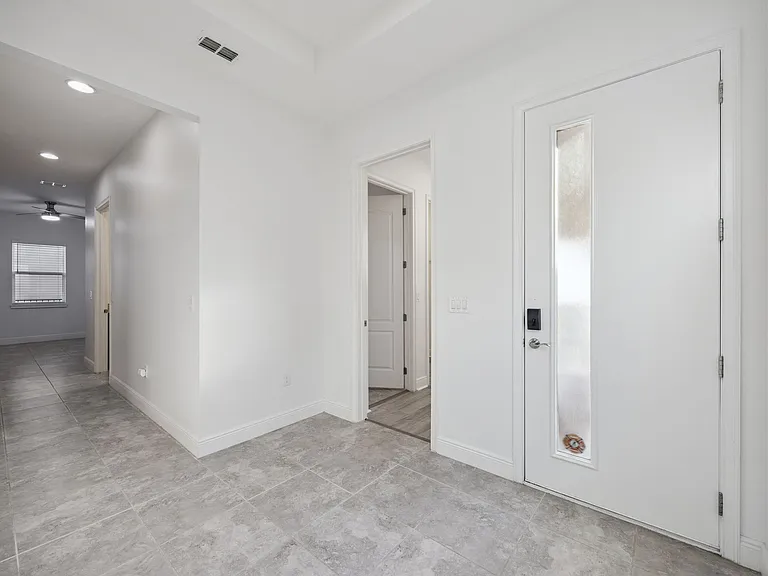 5013 E Fountainwood Dr — Photo 3