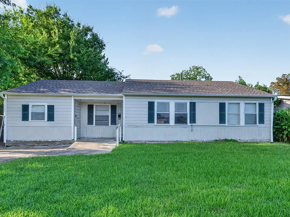 4909 Holloway Dr