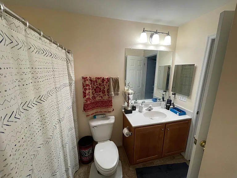 912 E Lombard St — Photo 11