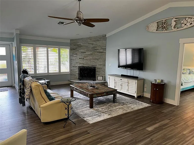 4594 Trails Dr — Photo 6