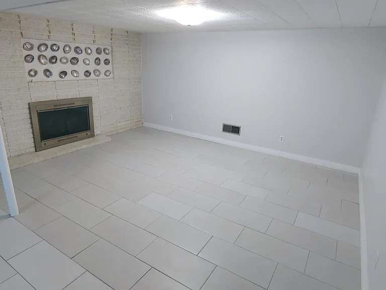 6095 S Glen Oaks St #B — Photo 5