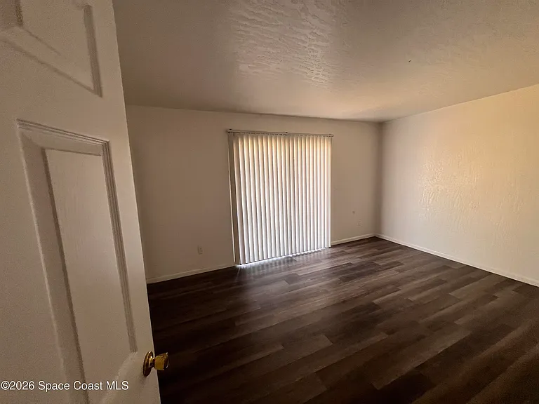 3214 Tree Ridge Ln NE — Photo 3