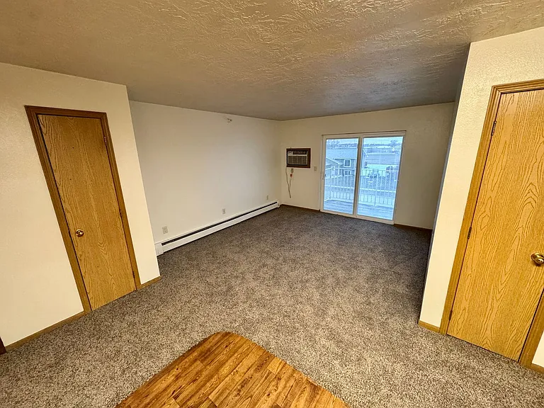 Seneca Place Apartments — Photo 27