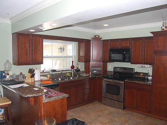 4th image of 418 Aberdeen Ct S