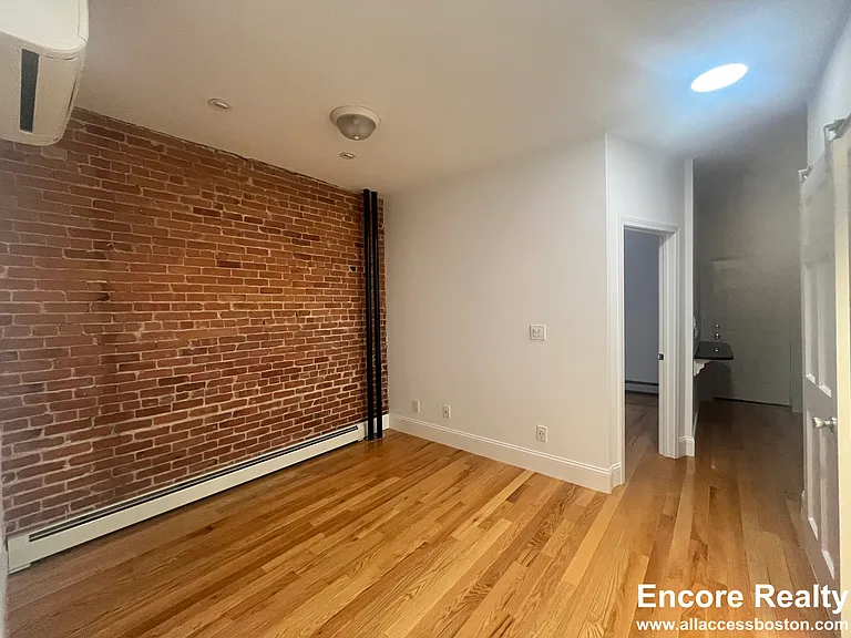 51 Joy St #1R — Photo 3