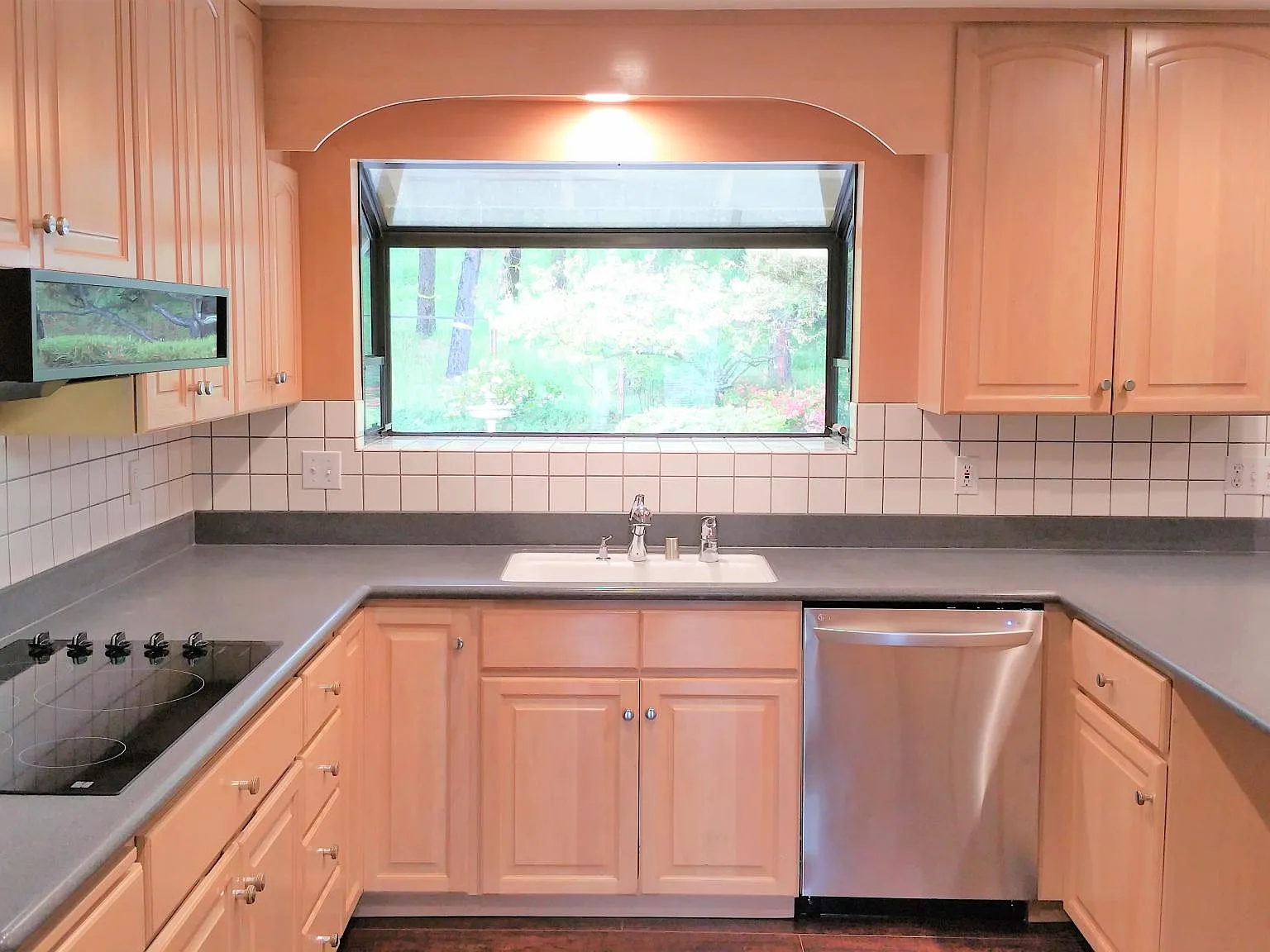 29 Thorndale Pl — Photo 2