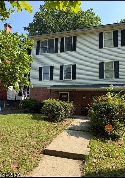 1st image of 90 Chestnut St