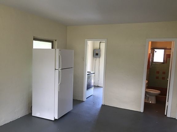 2nd image of 406 NW 14th Ave