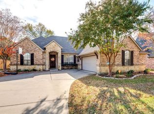 733 Trails End Cir, Hurst, TX 76054