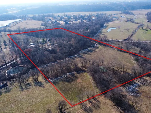 8213 E Brown Rd, Lowell, AR 72745