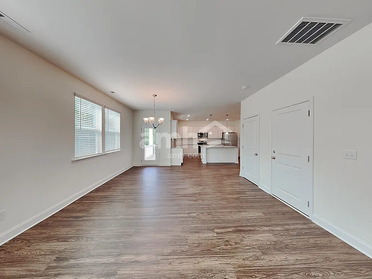 2147 Laurel Village Cir — Photo 5