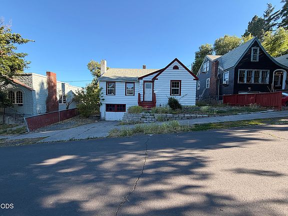 2nd image of 718 Roseway Dr