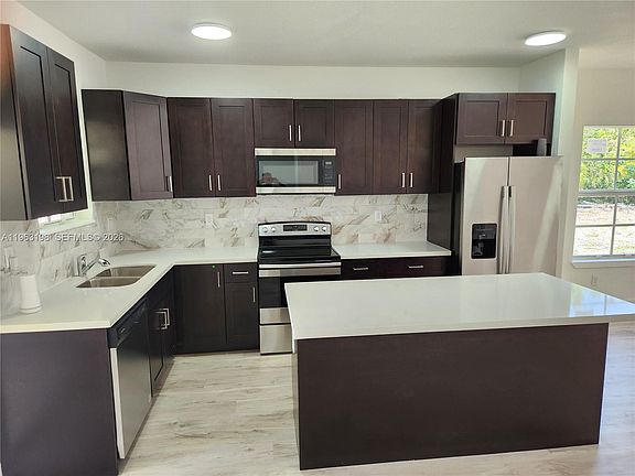 3rd image of 22065 Miami Ave
