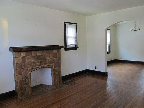 5th image of 1811 Dalewood Pl
