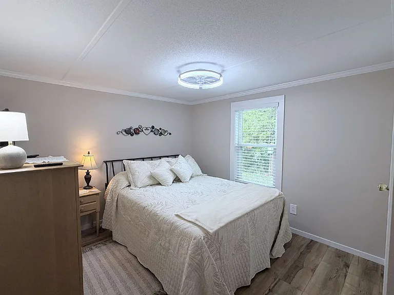 129 Redwood Ln — Photo 22