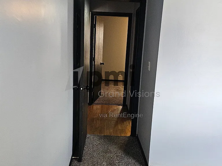 Vawter Street Apartments — Photo 37