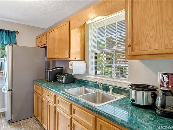 3rd image of 177 Mandrake Ct