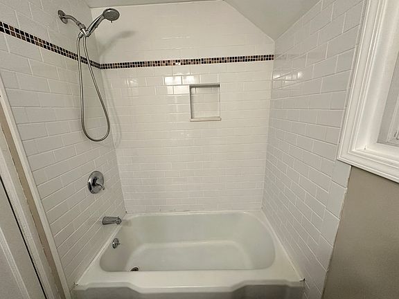 4th image of 795 Highland Ave #W
