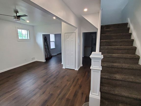 2nd image of 3022 Glen Mawr St