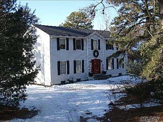 5th image of 676 Old Medford Ave