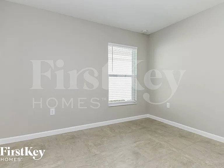 462 Earhart Dr — Photo 8