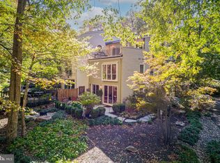 11464 Orchard Ln, Reston, VA 20190