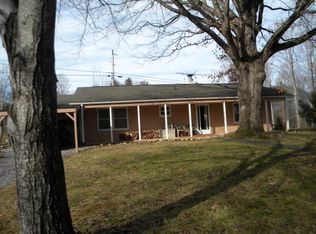 268 White Oak Cir, Burnsville, NC 28714