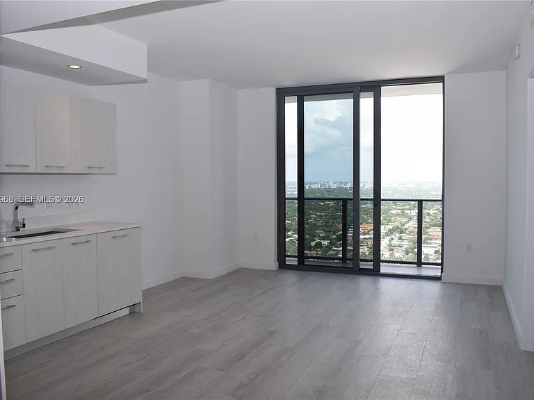 55 SW 9th St #3507 — Photo 9