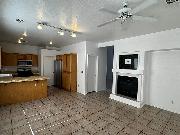 7290 Golden Star Ave — Photo 9