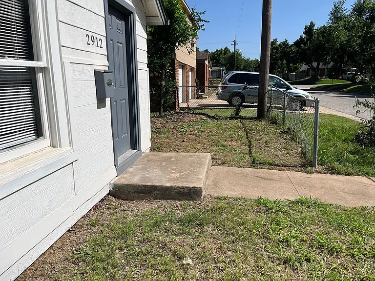2912 N Independence Ave — Photo 21