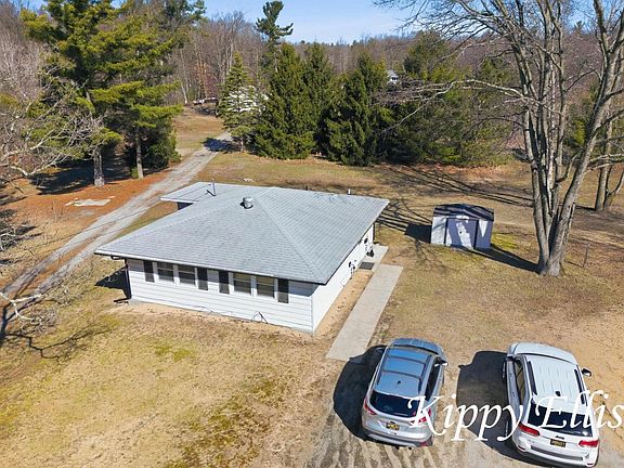 4th image of 2860 Fenner Rd