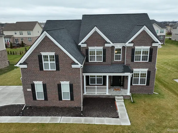 51060 Laurel Park Dr, Canton, MI 48188