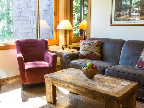 (undisclosed Address), Truckee, CA 96161
