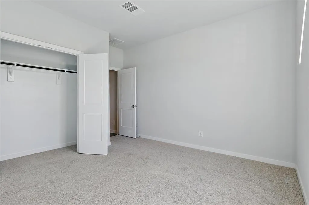 3 bed, 2.0 bath, 1869 sqft, $1,850 — Photo 4