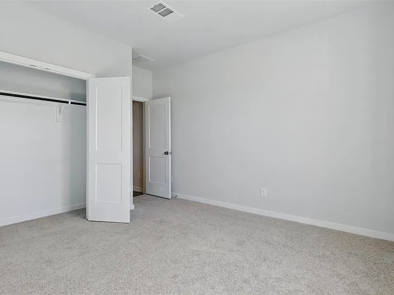 25187 Leather Leaf Ct — Photo 4