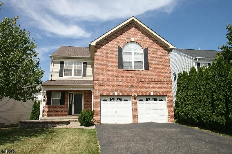 369 Hamilton Dr photo 1