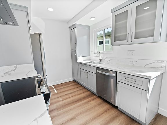 4th image of 1206 Amethyst St APT B