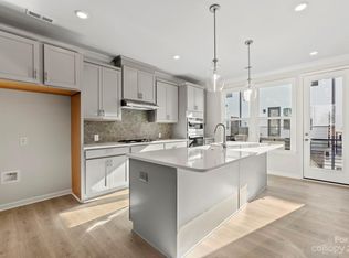 6027 Towering Oaks Dr, Charlotte, NC 28205