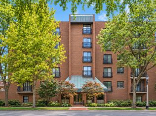 7575 Lake St APT 4B, River Forest, IL 60305