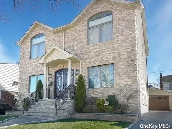 243 Cornwell Avenue, Williston Park, NY 11596