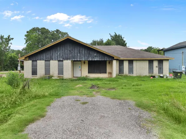 4717 17th St, Bacliff, TX 77518