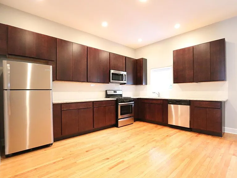 1940 S Carpenter St #1 — Photo 12